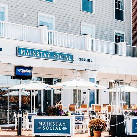 Salem Waterfront Hotel & Suites Экстерьер фото