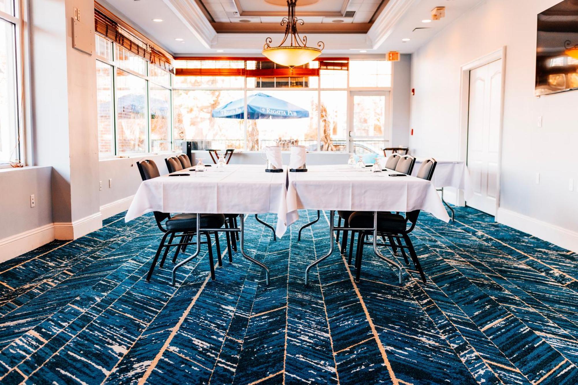 Salem Waterfront Hotel & Suites Экстерьер фото
