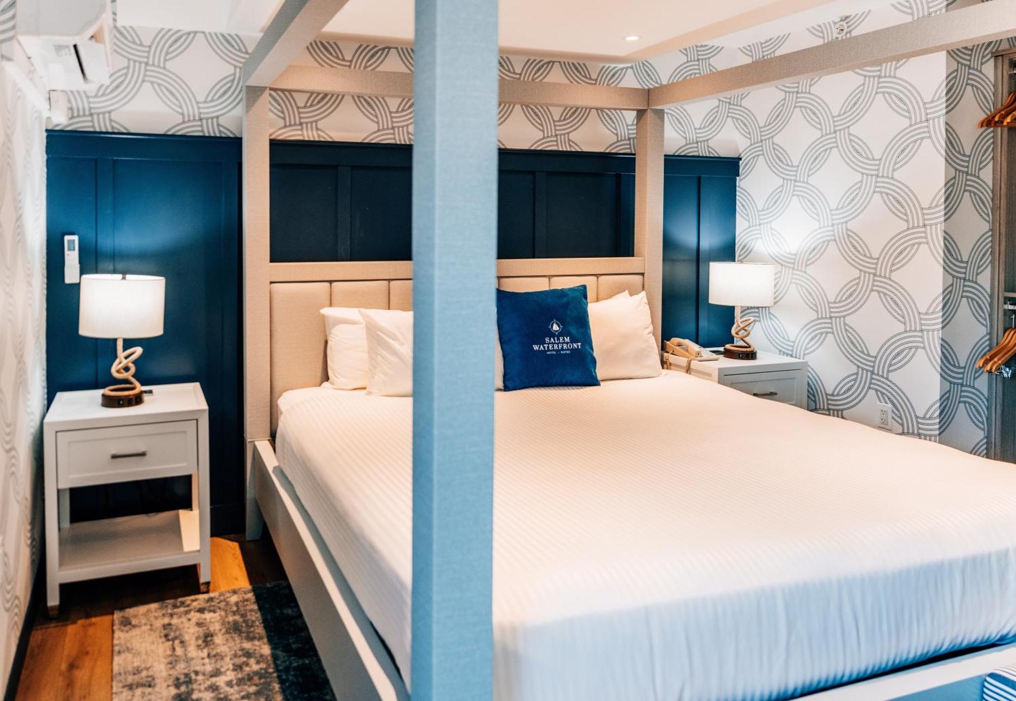 Salem Waterfront Hotel & Suites Экстерьер фото